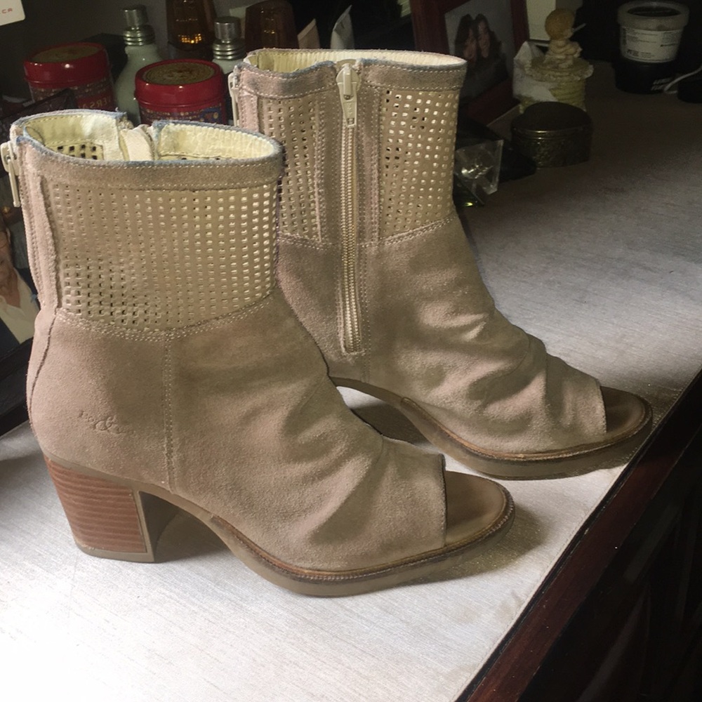 Opened toed booties